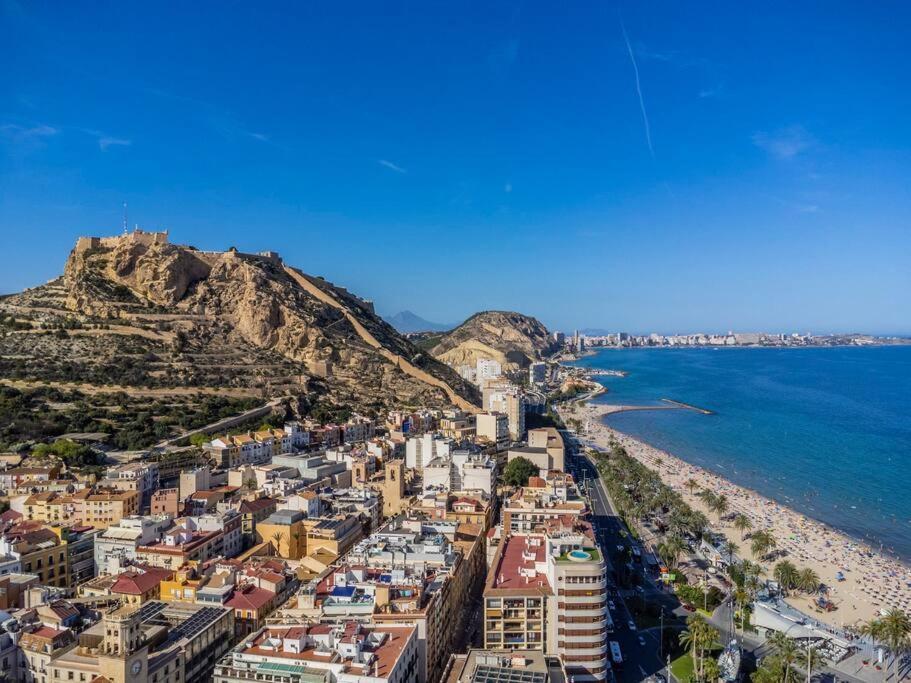 Marieta Apartment By The Castle With Ac Alicante Luaran gambar